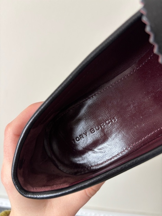 Tory Burch Classic Best-Selling Black Leather Loafers with Gold Emblem Size 6.5 main image 6